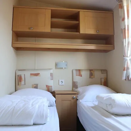 Cozy Caravan In Quiet Area Near *